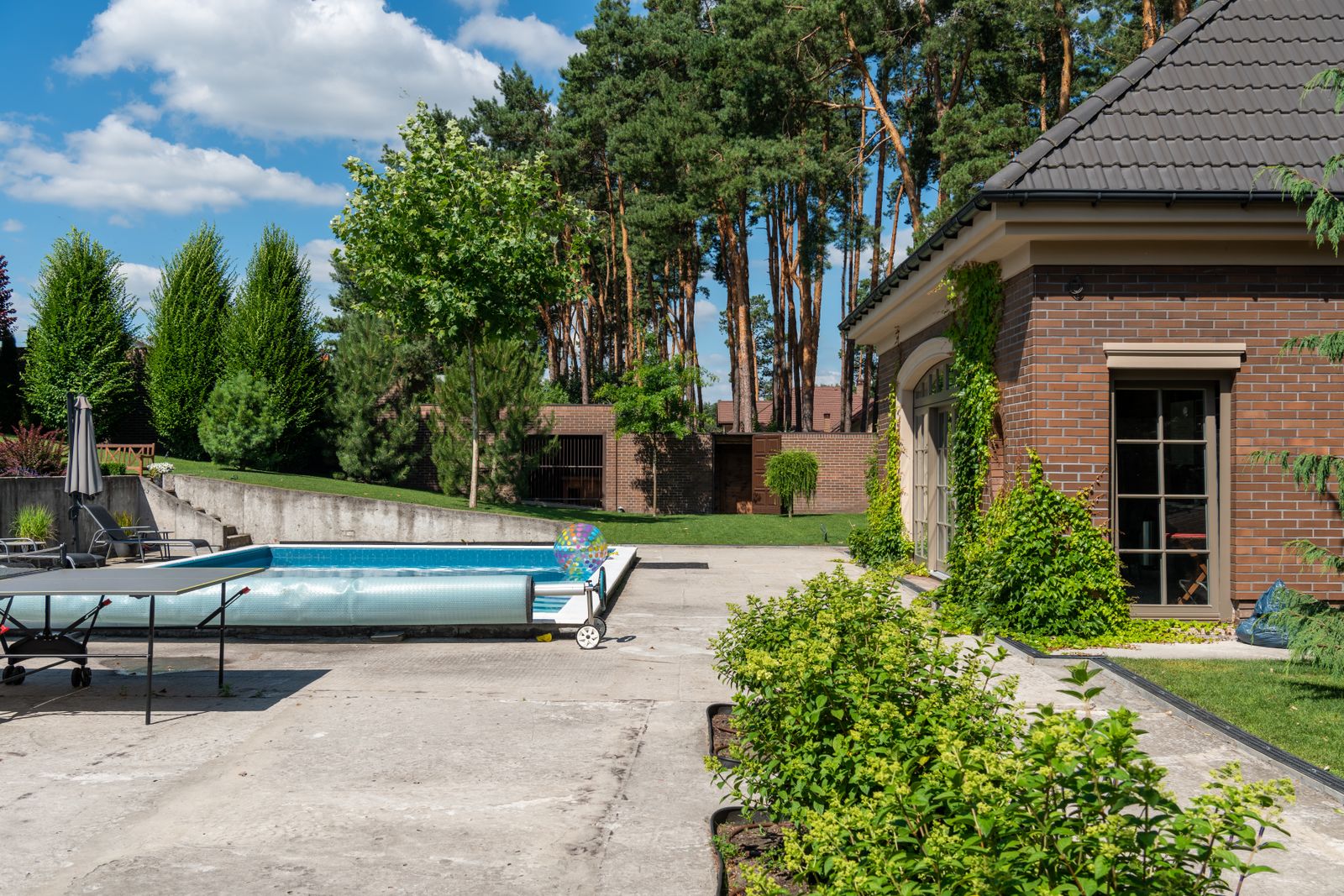 Contemporary Pool Renovation – [City]